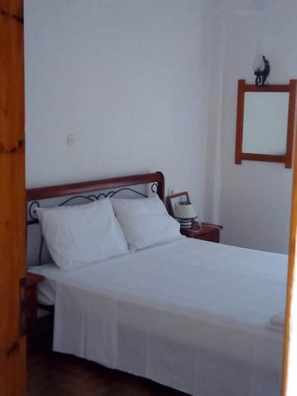 Kassandra Garden Residence Istro Bagian luar foto