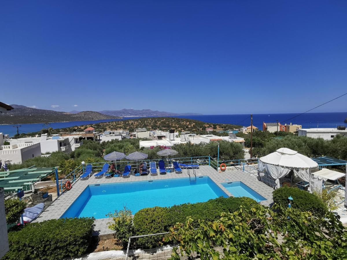 Kassandra Garden Residence Istro Bagian luar foto
