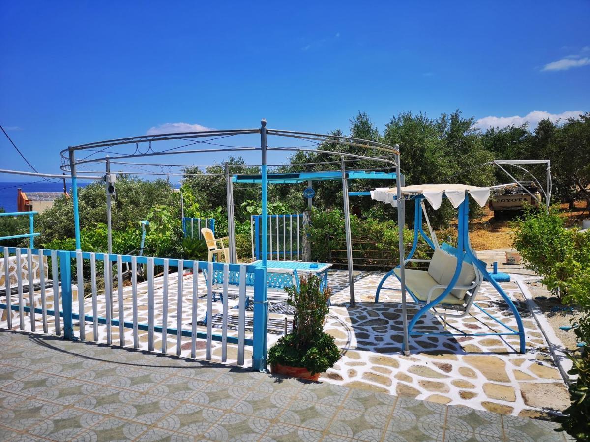 Kassandra Garden Residence Istro Bagian luar foto
