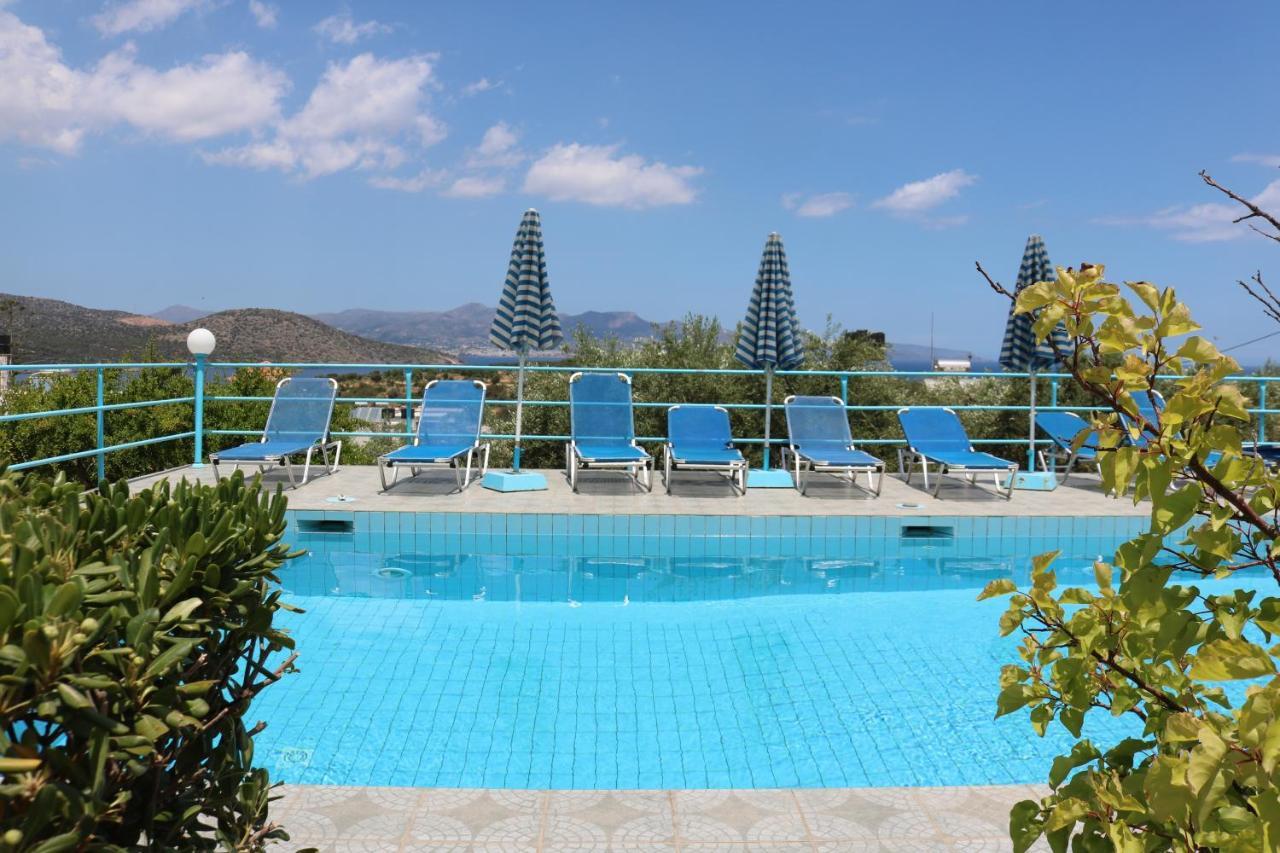 Kassandra Garden Residence Istro Bagian luar foto