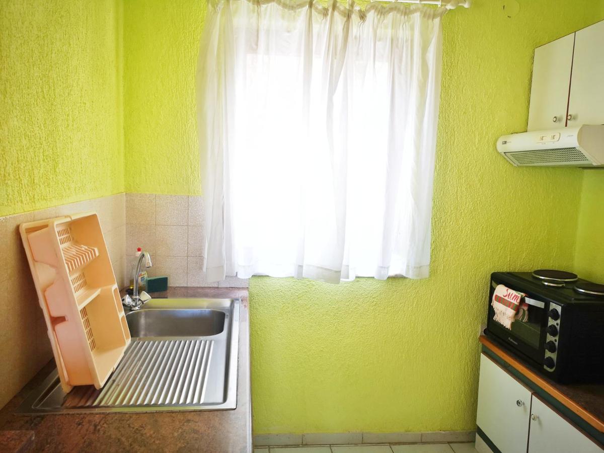Kassandra Garden Residence Istro Bagian luar foto