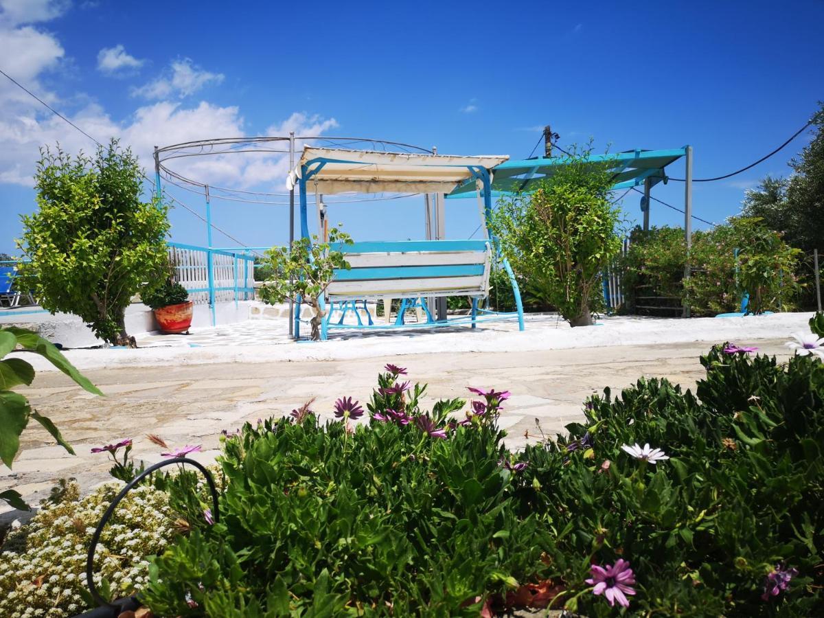 Kassandra Garden Residence Istro Bagian luar foto