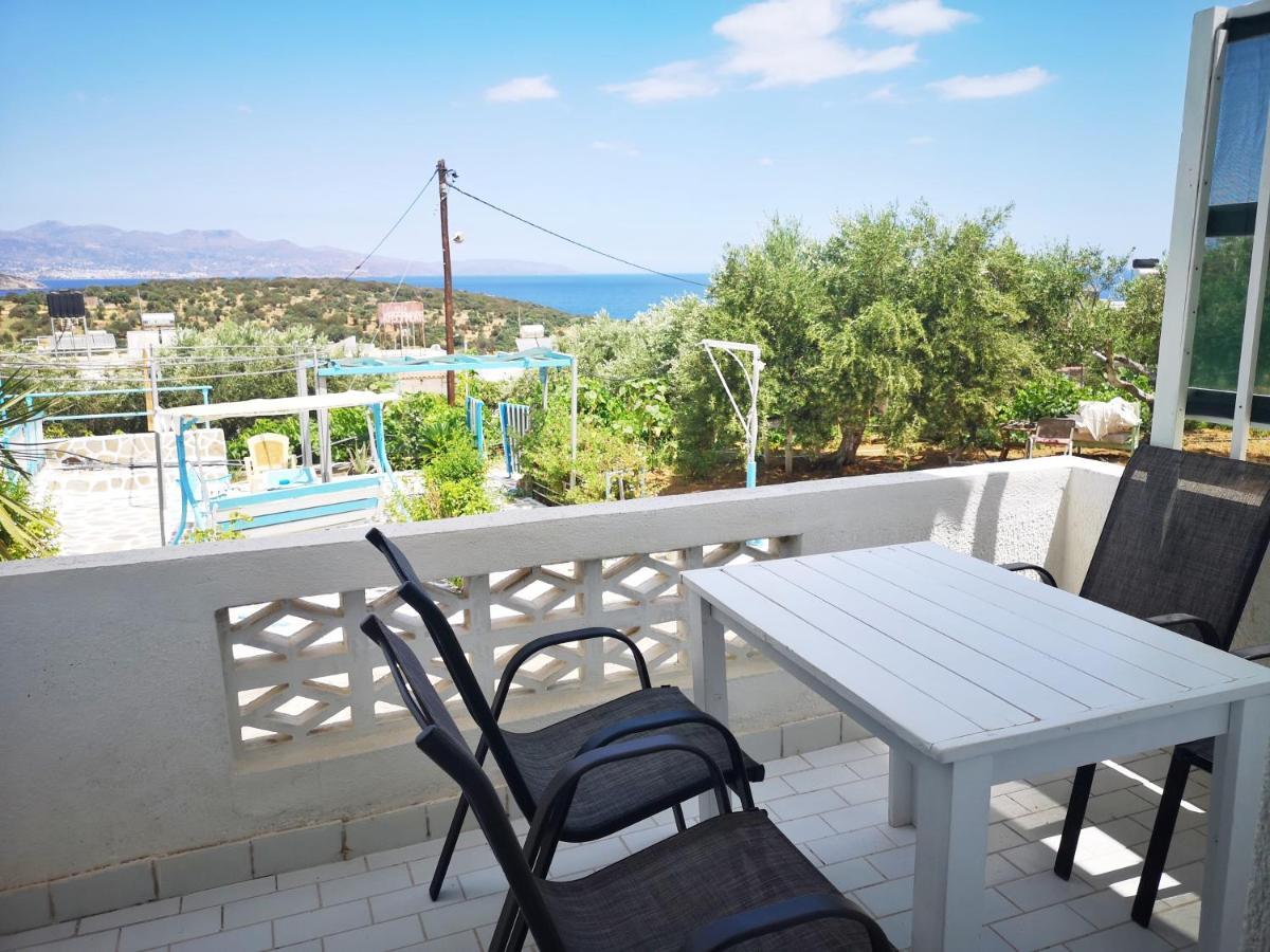 Kassandra Garden Residence Istro Bagian luar foto