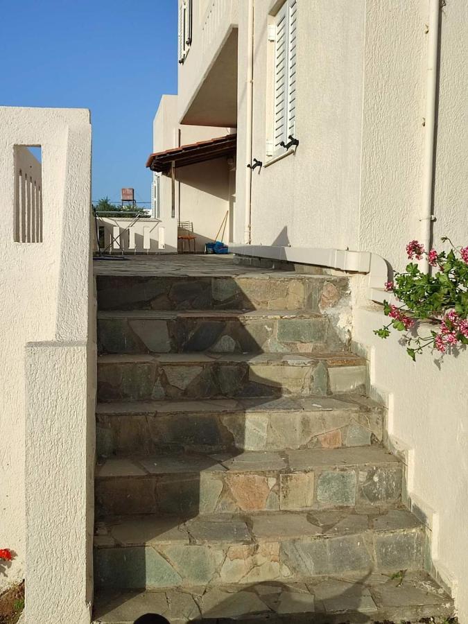 Kassandra Garden Residence Istro Bagian luar foto